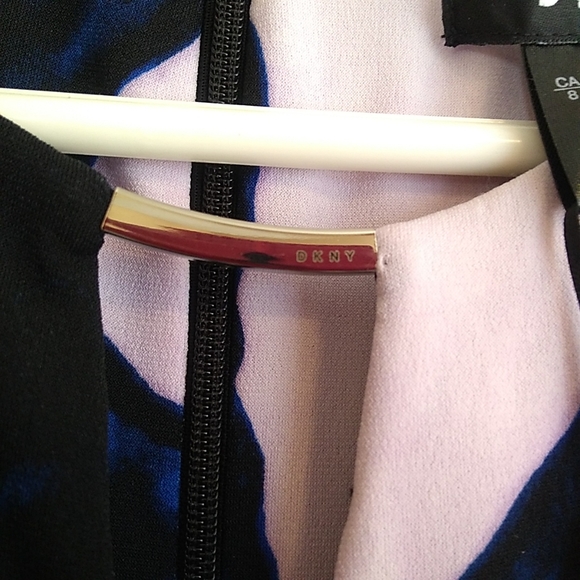 DKNY Purple Floral Wrap Neck Jersey Dress size 8 NWT - Picture 4 of 7